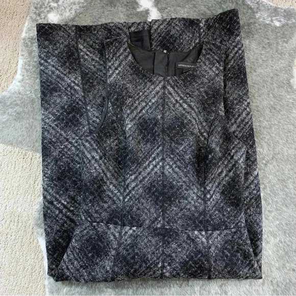 Banana Republic Wool Blend Dress - Picture 2 of 13